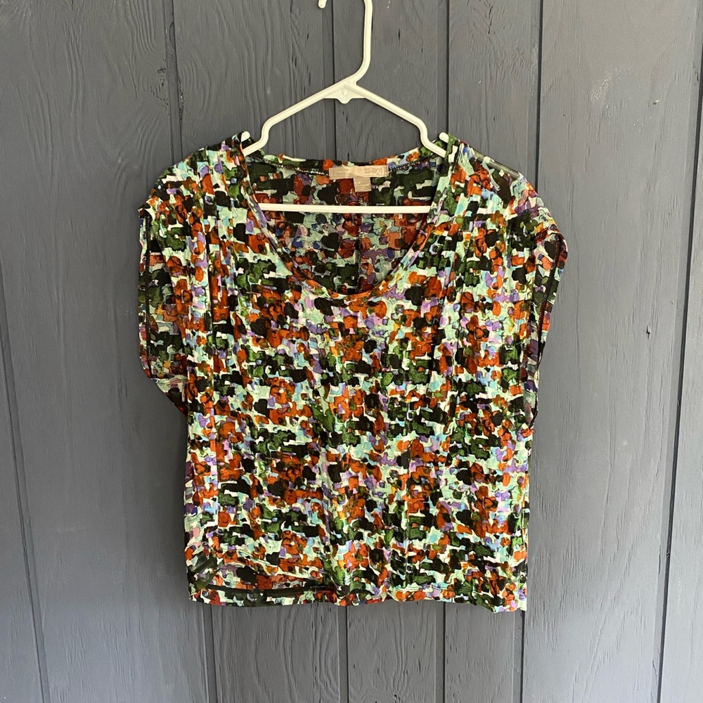 Forever 21 Floral Short Sleeve Top